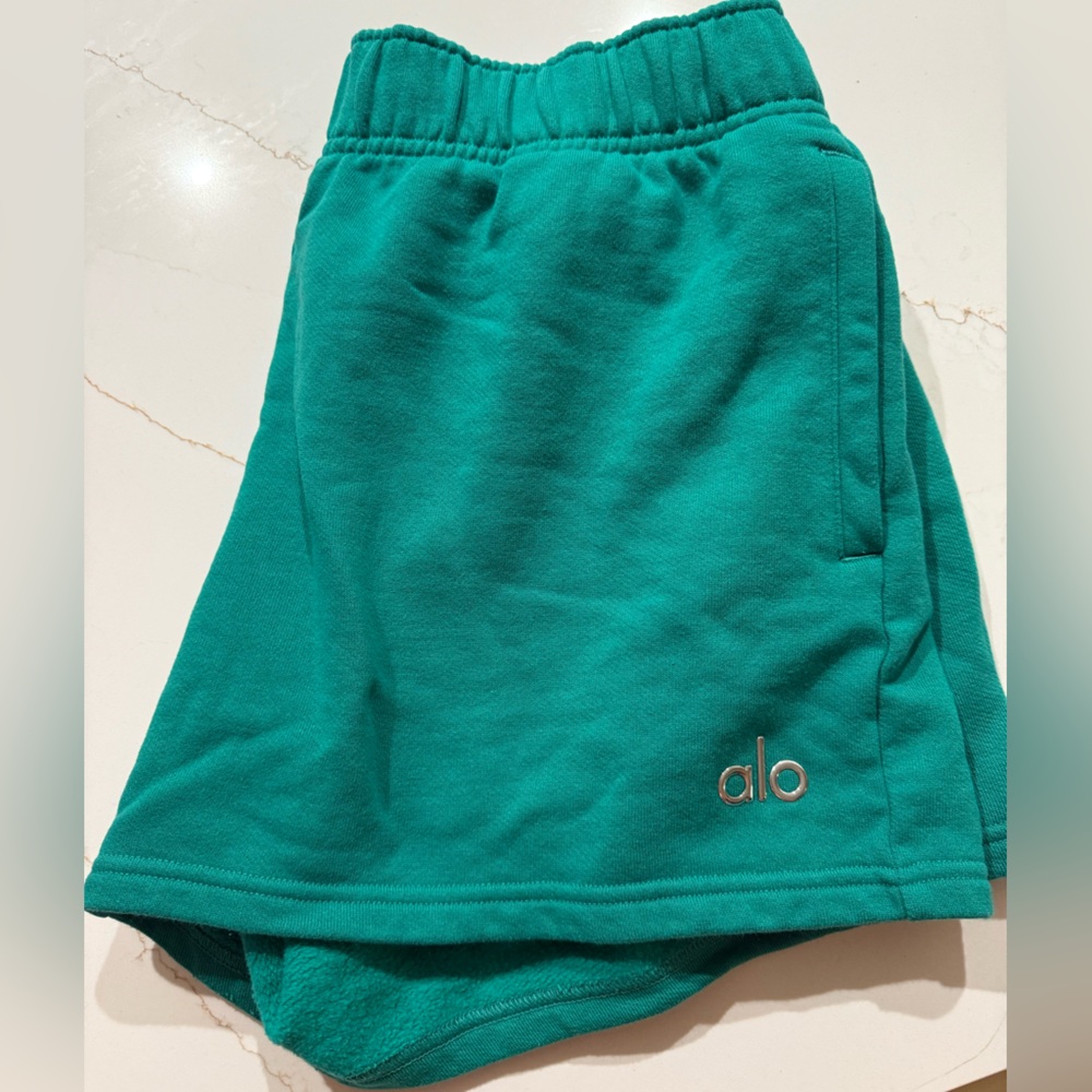 Alo Accolade Shorts Size M